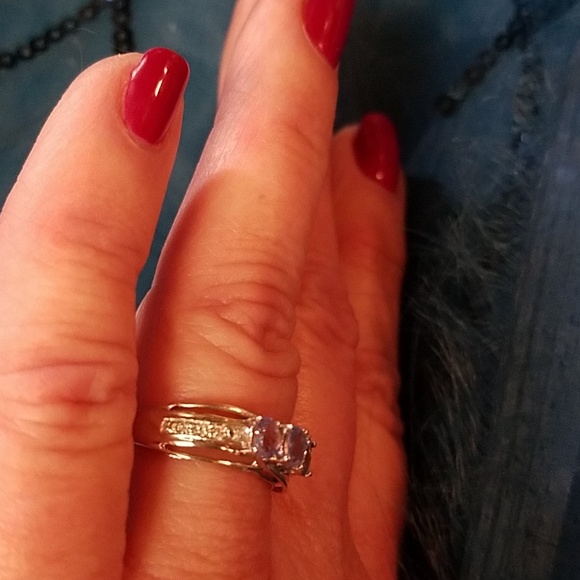 10K White Gold Tanzanite Ring - Picture 4 of 7